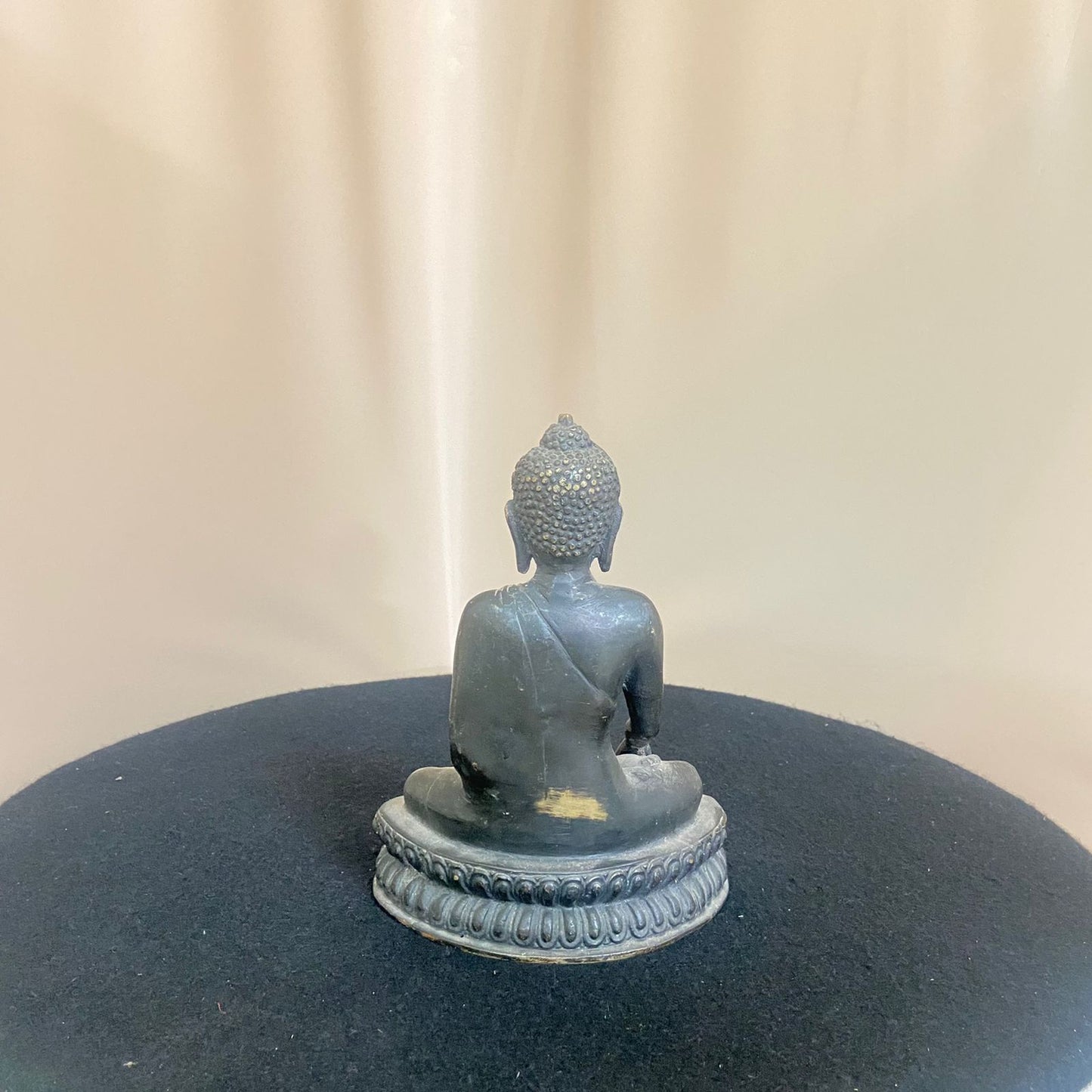 Old Seated Buddha Statue in Bhumisparsha Mudra/posture beautifully casted in bronze